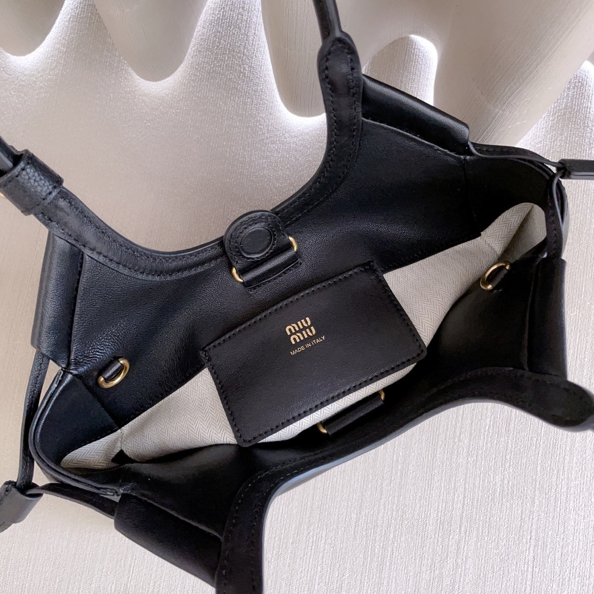 Black Ivy Leather Tote Bag - 7