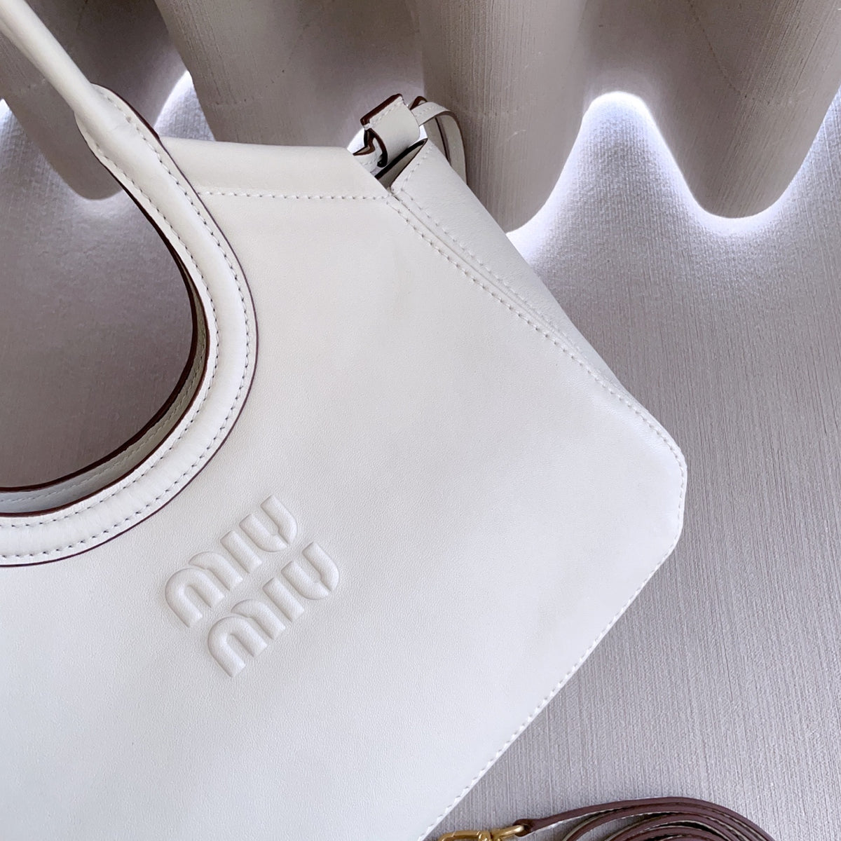 Chalk White Ivy Leather Tote Bag - 8