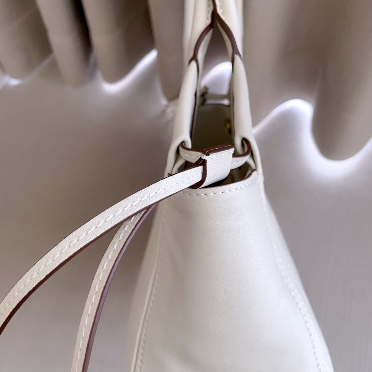 Chalk White Ivy Leather Tote Bag - 9