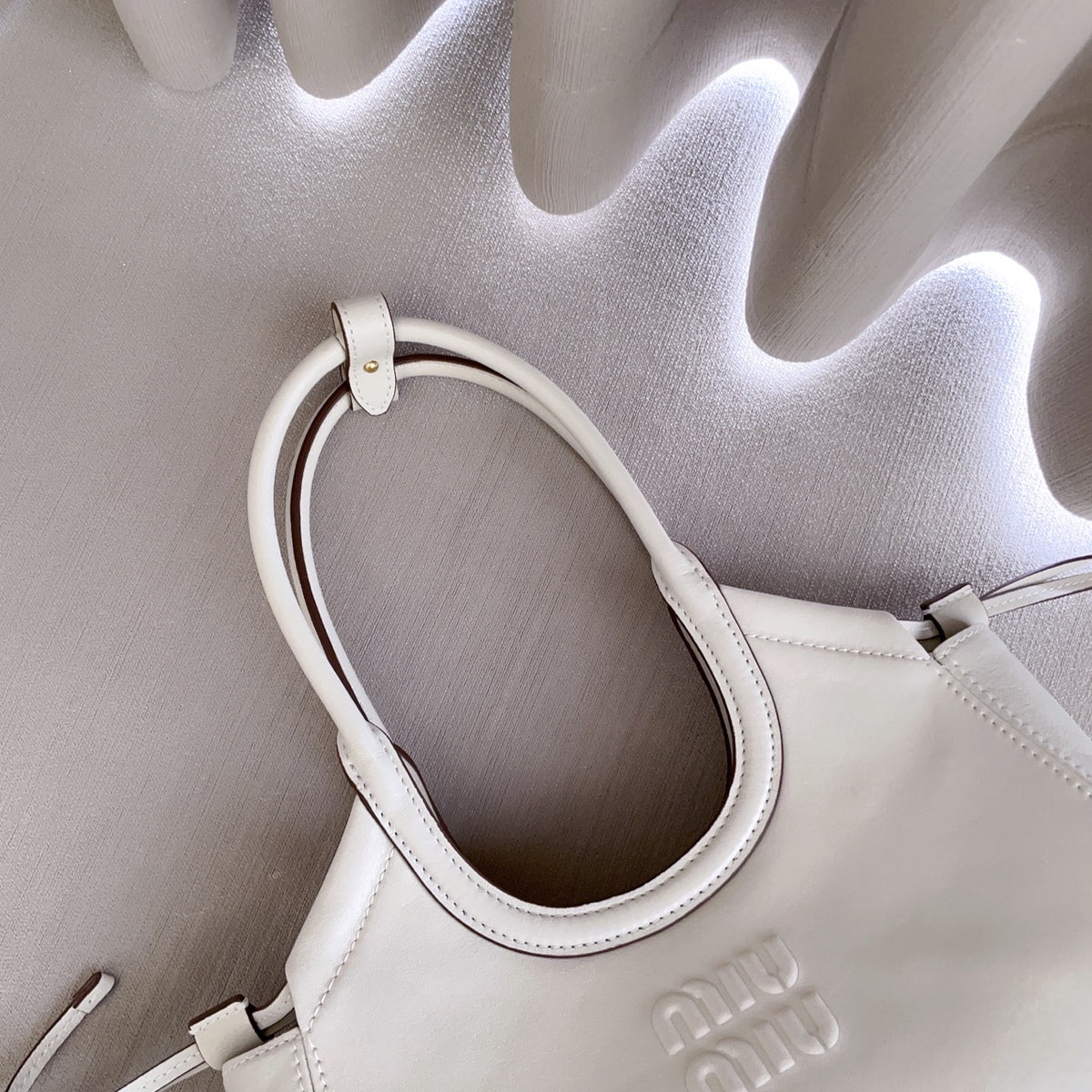 Chalk White Ivy Leather Tote Bag - 10