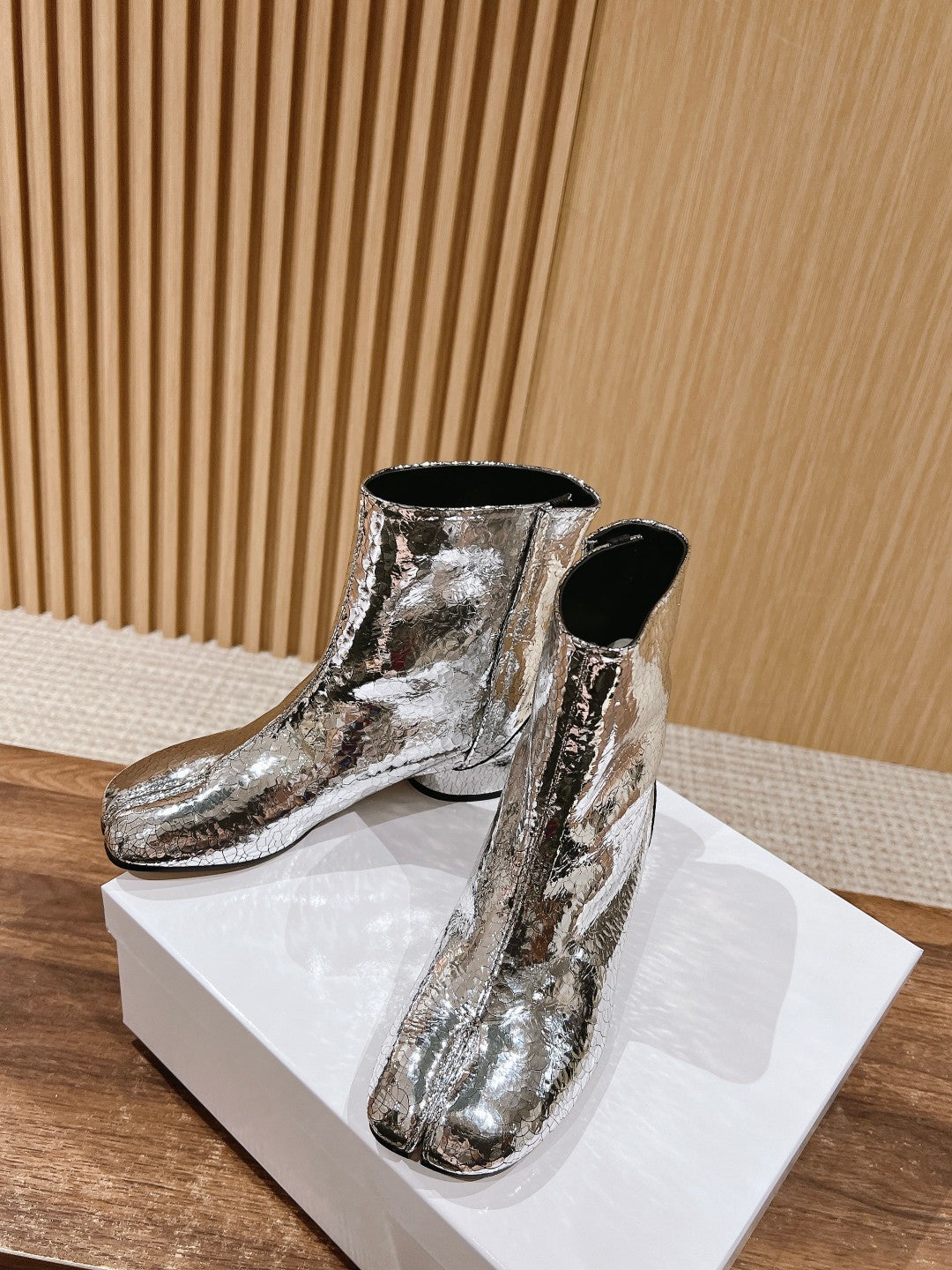 Silver Tabi Mirror Boots