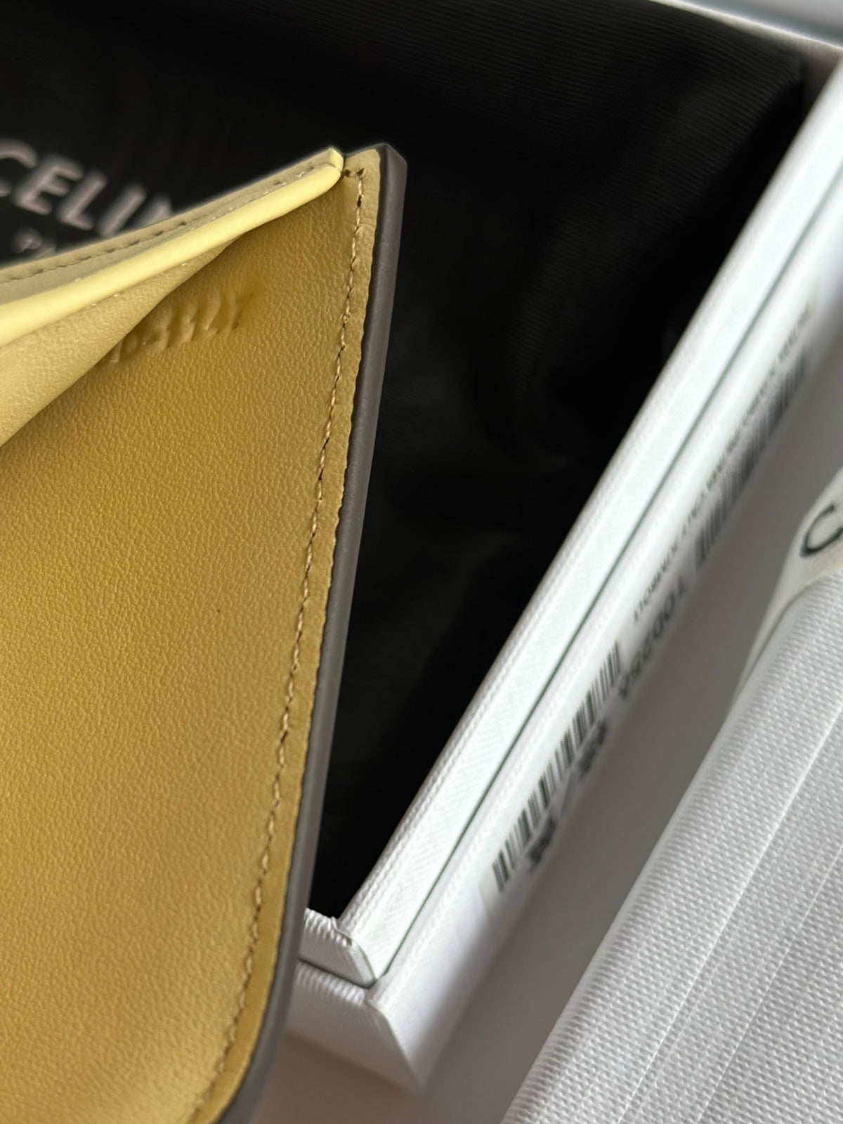 Soft Tan / Soft Cream Compact Wallet Triomphe Stamp