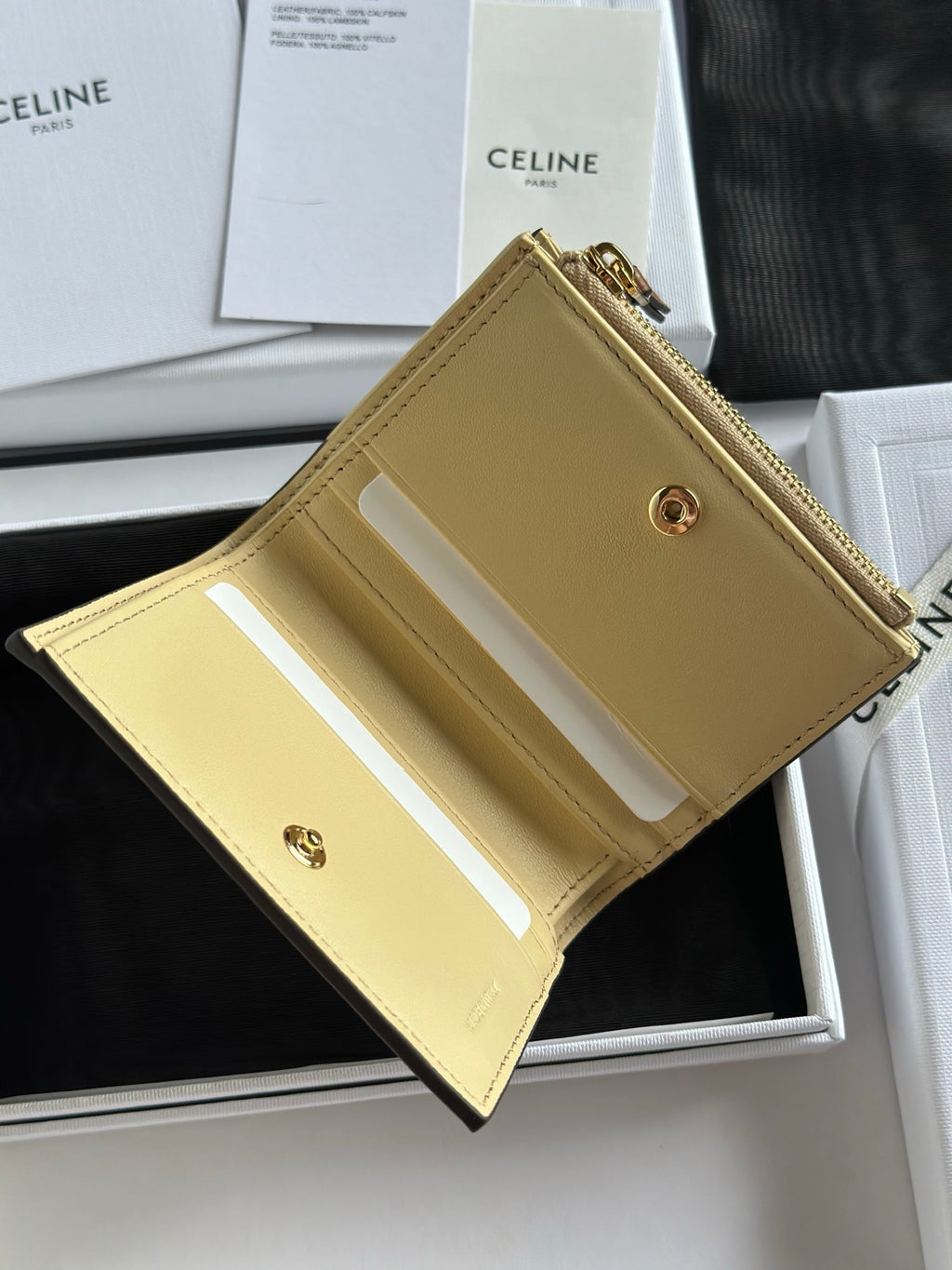 Soft Tan / Soft Cream Compact Wallet Triomphe Stamp