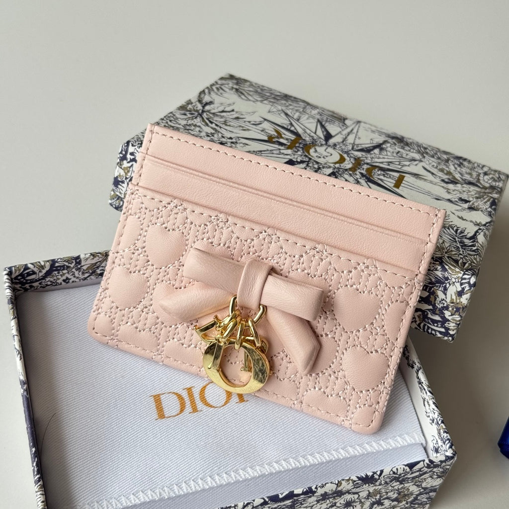 Soupir Pink Heart Quilted Freesia Card Holder - 4