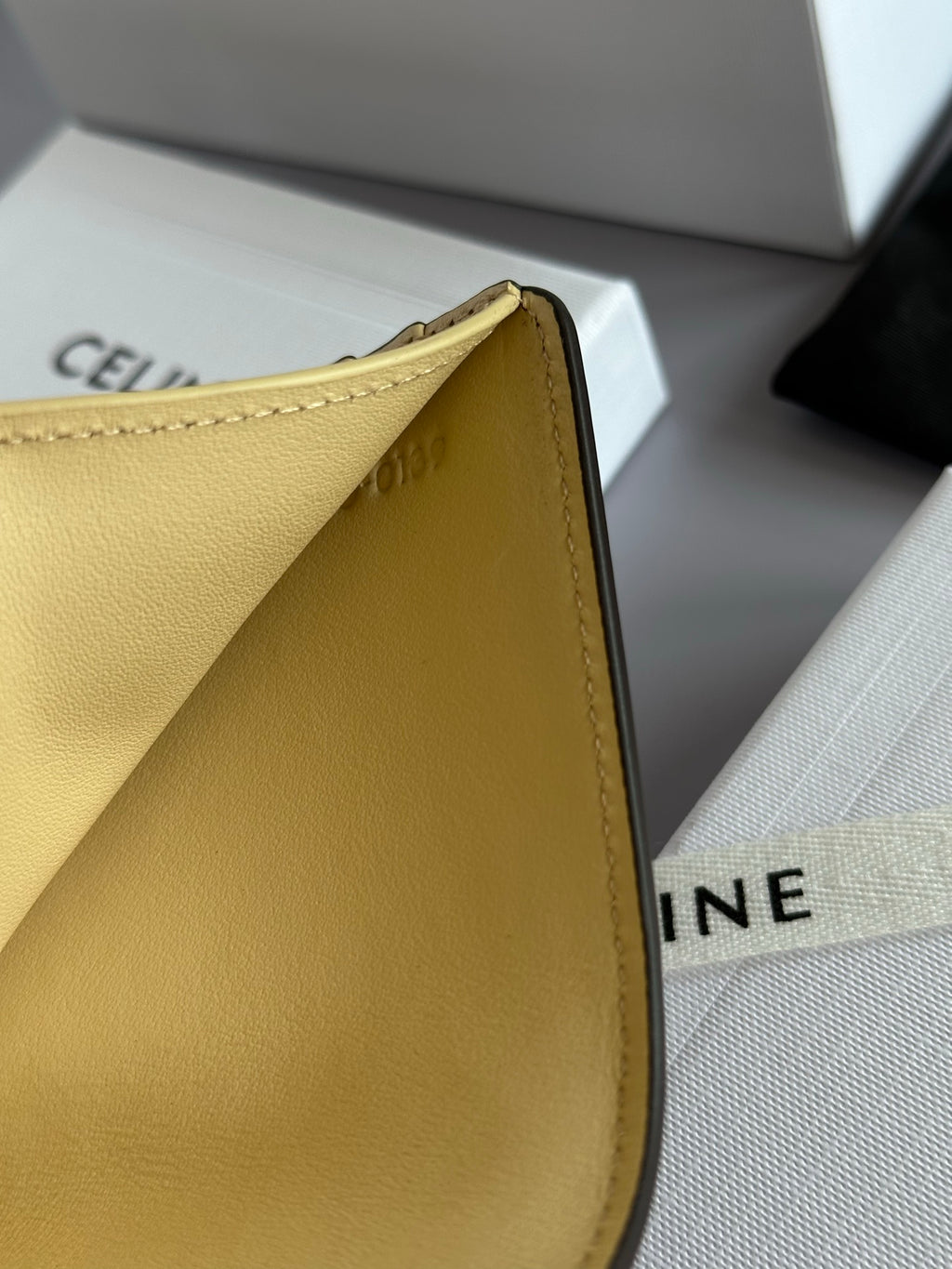 Soft Tan / Soft Cream Fine Wallet Triomphe Stamp
