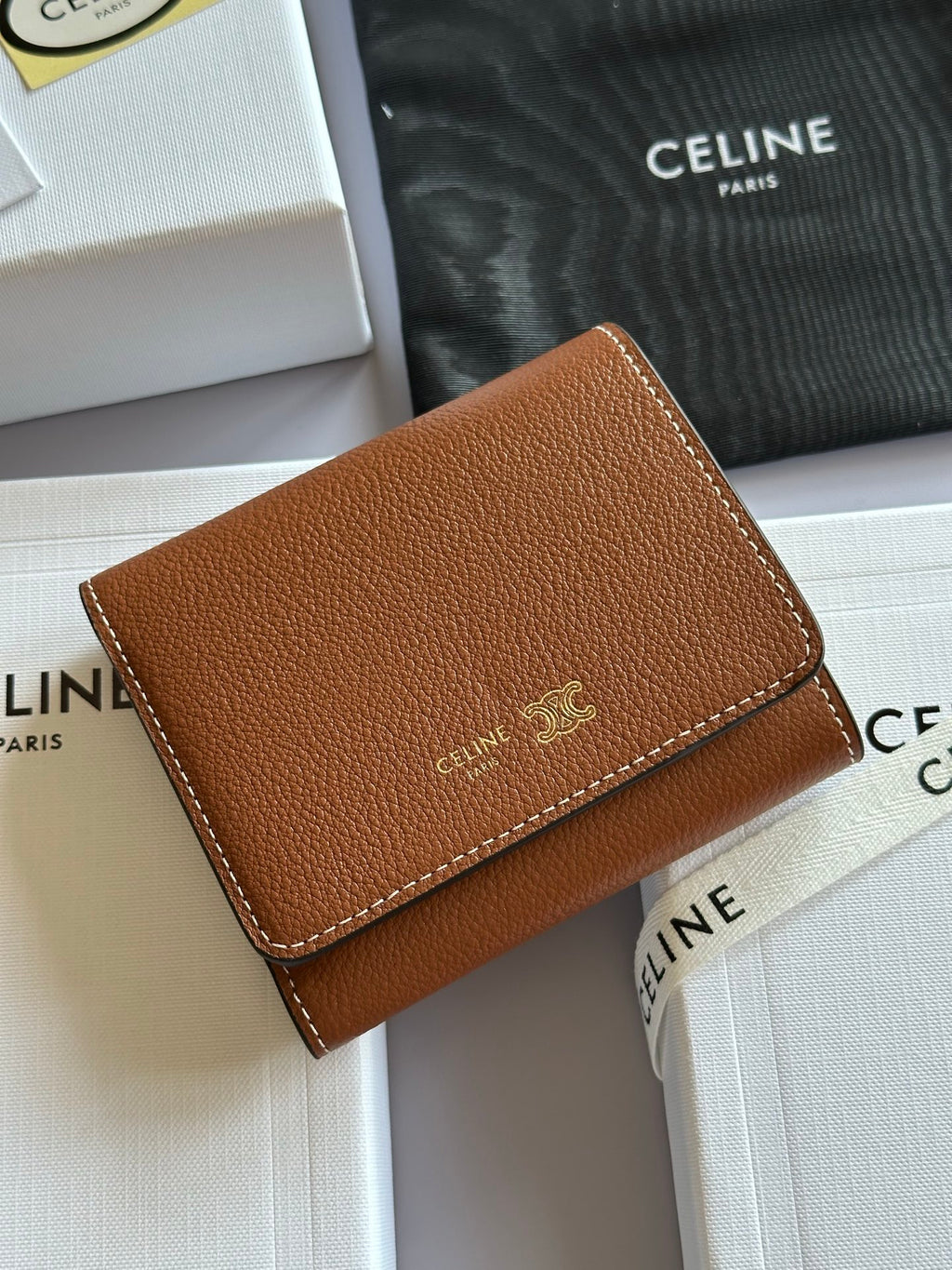 Soft Tan / Soft Cream Fine Wallet Triomphe Stamp