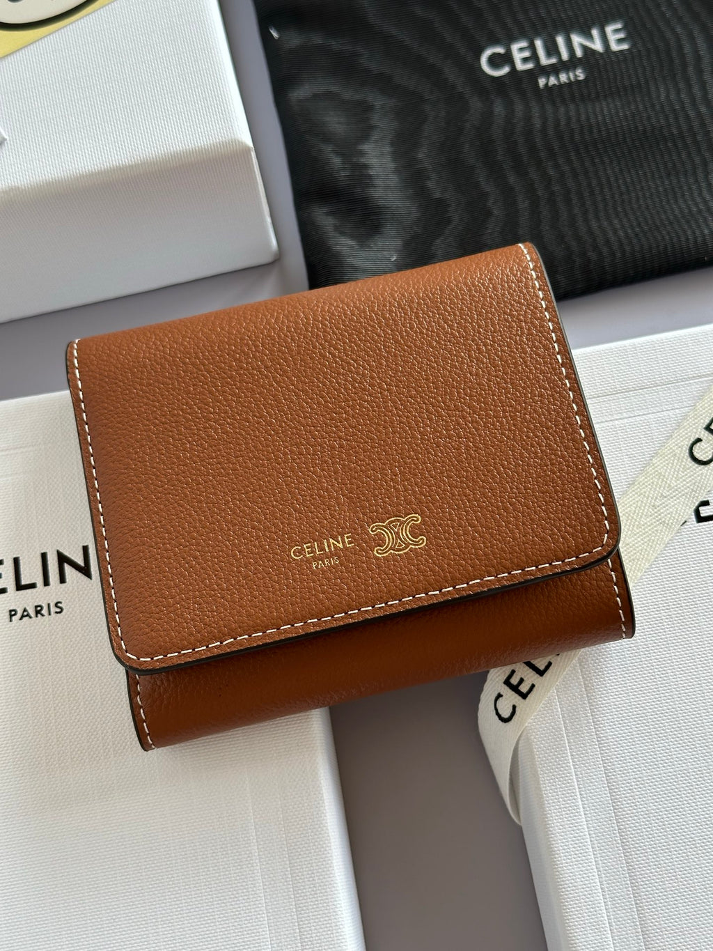 Soft Tan / Soft Cream Fine Wallet Triomphe Stamp