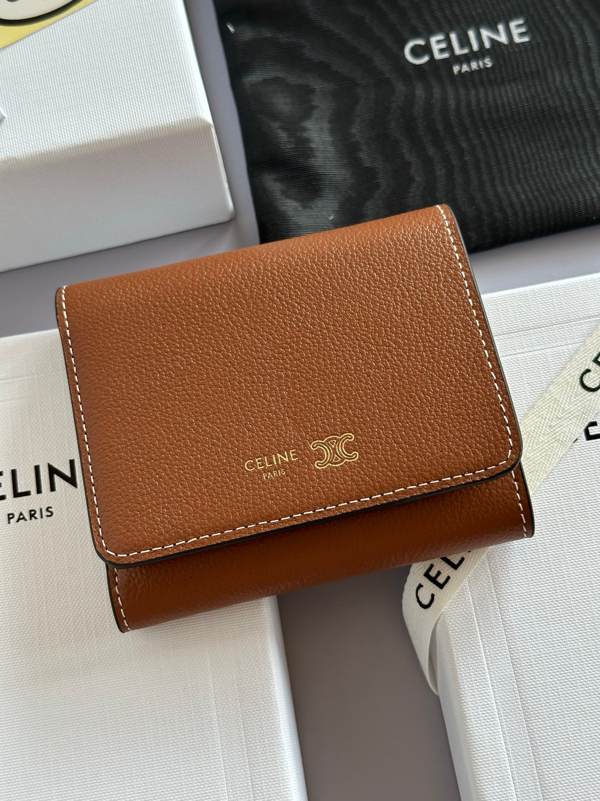 Soft Tan / Soft Cream Fine Wallet Triomphe Stamp