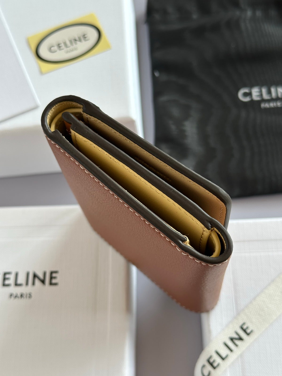 Soft Tan / Soft Cream Fine Wallet Triomphe Stamp
