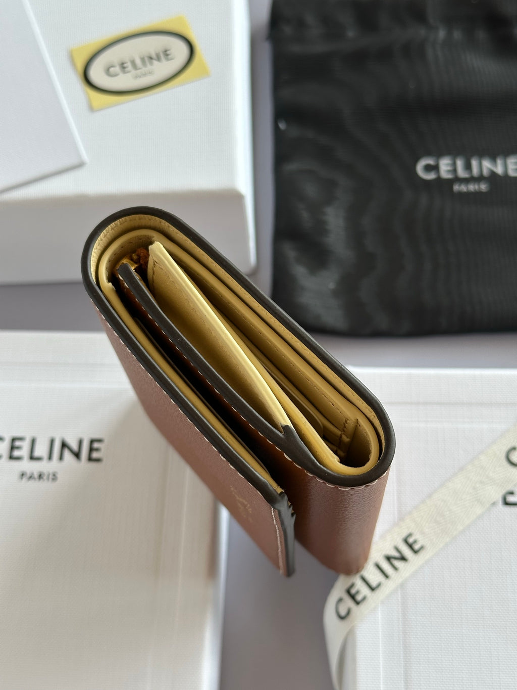 Soft Tan / Soft Cream Fine Wallet Triomphe Stamp