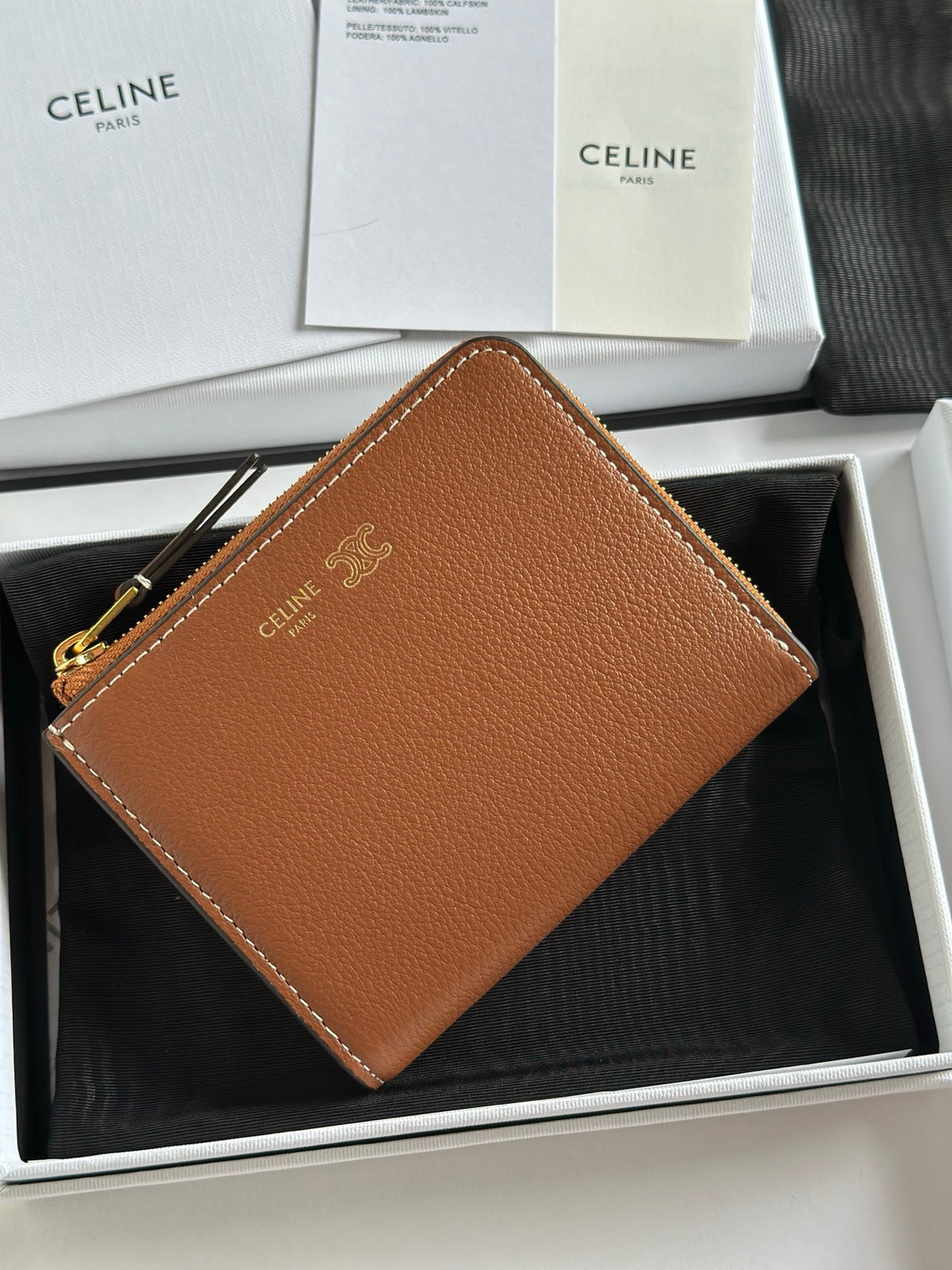 Soft Tan / Soft Cream Flat Zipped Wallet Triomphe Stamp