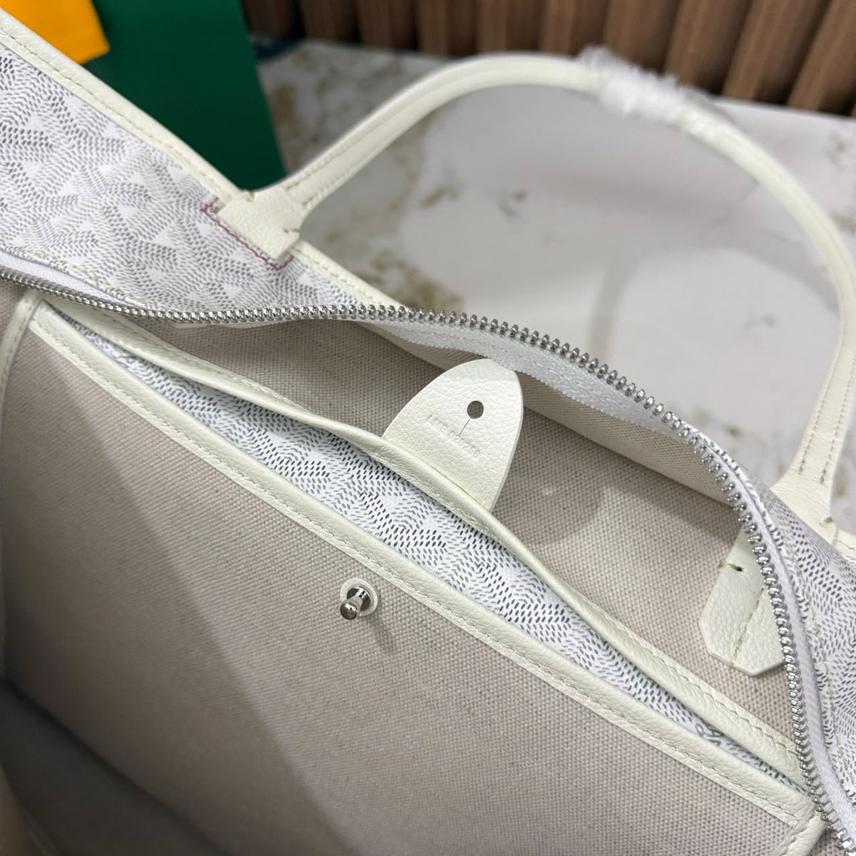 White Artois MM Bag - view 2