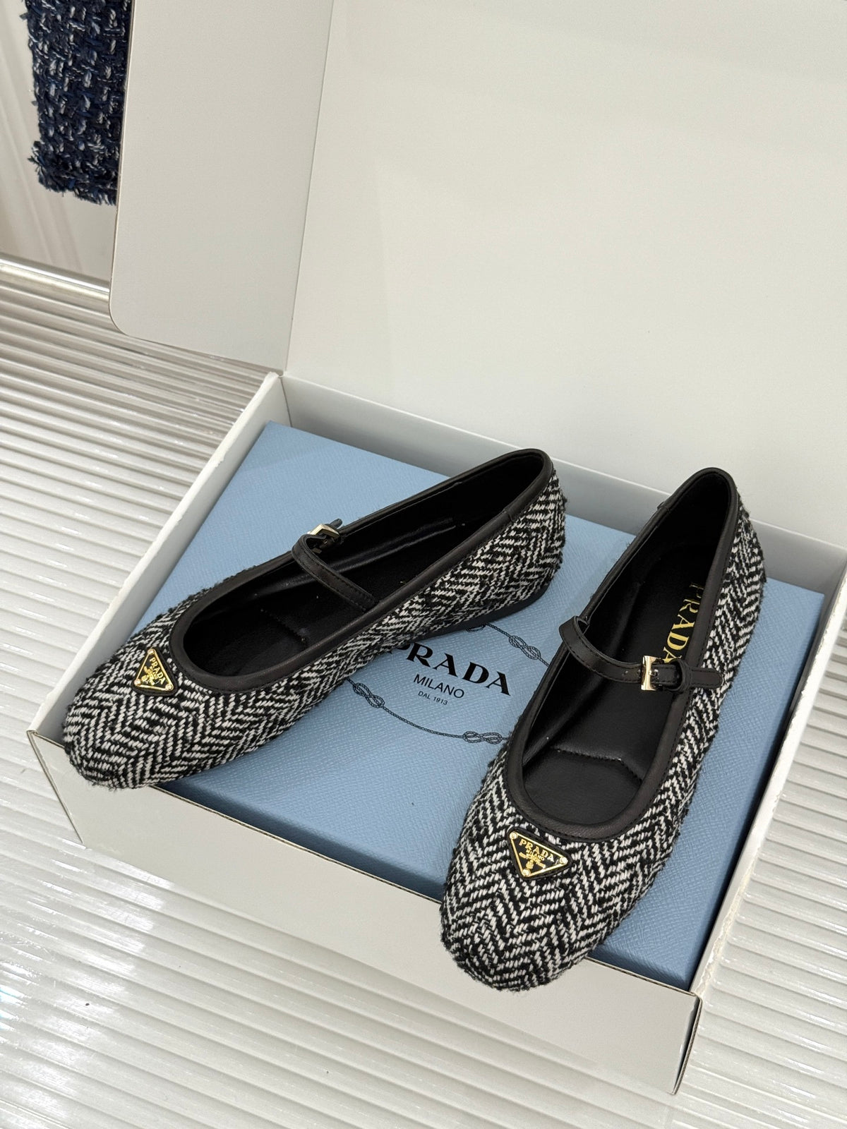 White/Black Fabric Ballerinas 3