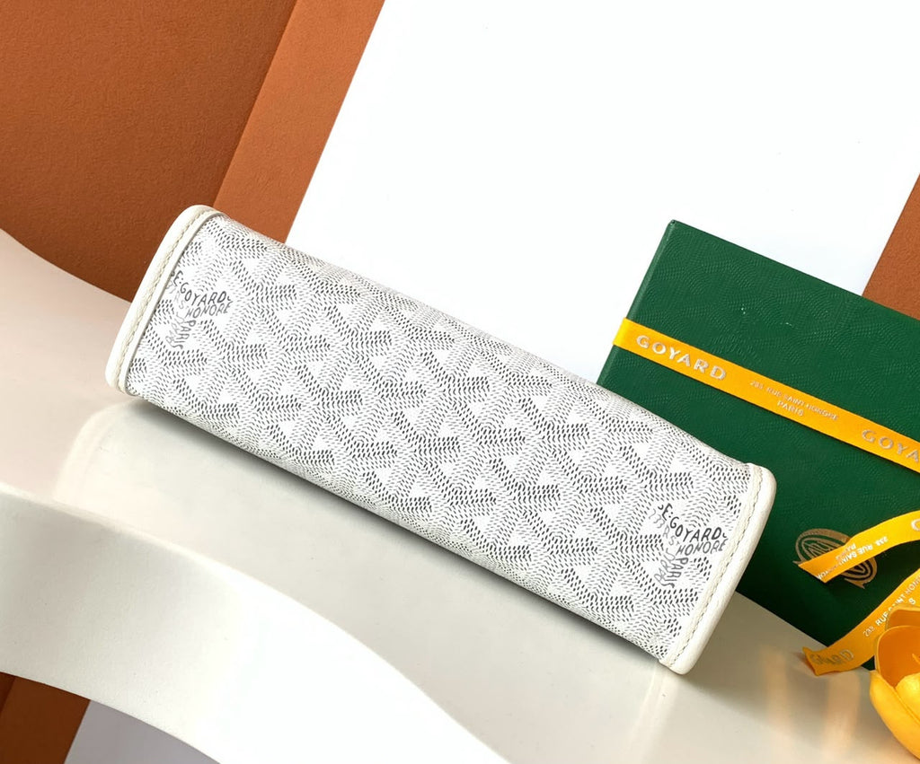 White Jouvence PM Toiletry Bag