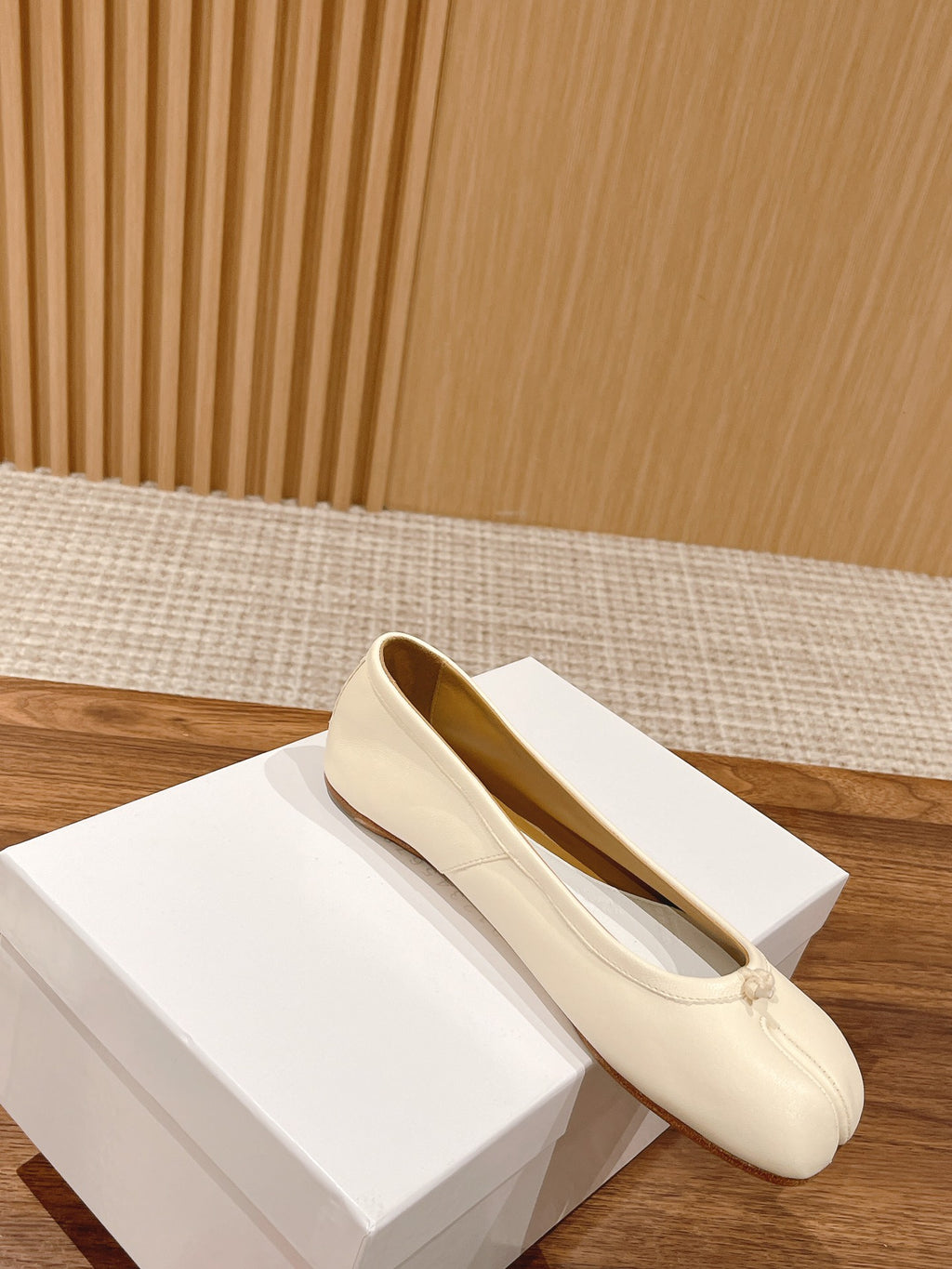 White Tabi Leather Ballet Flats