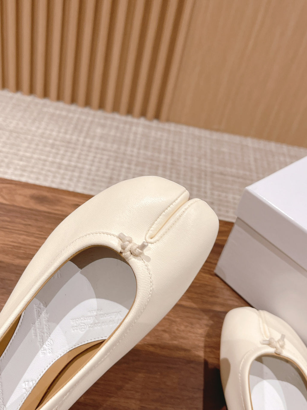 White Tabi Leather Ballet Flats